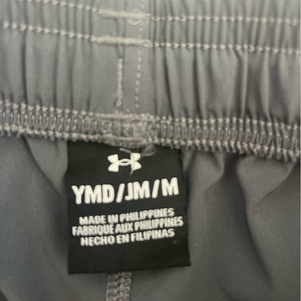Under Armour boys medium woven jogger pants - Picture 6 of 7